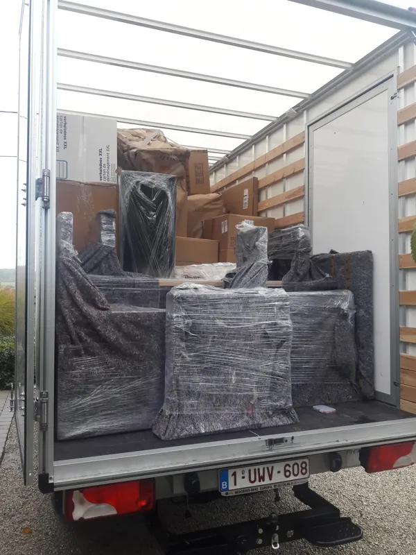 Loading & Unloading - Image 3