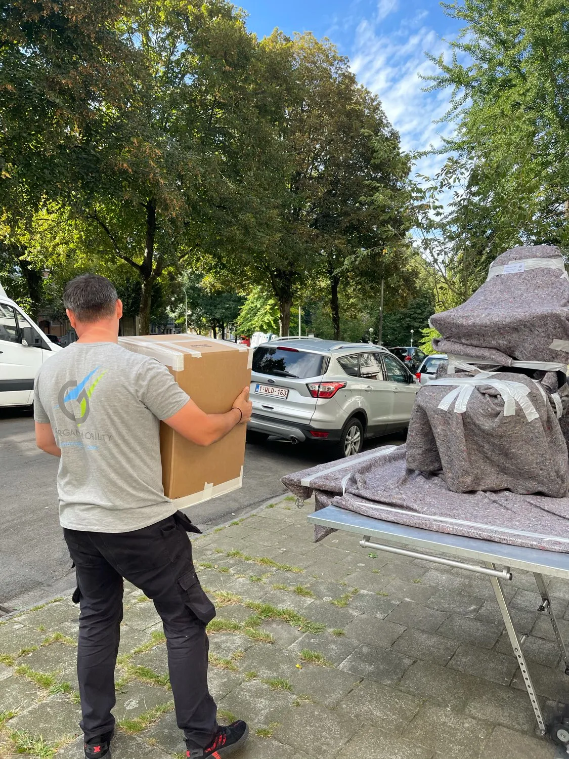 Loading & Unloading - Image 4